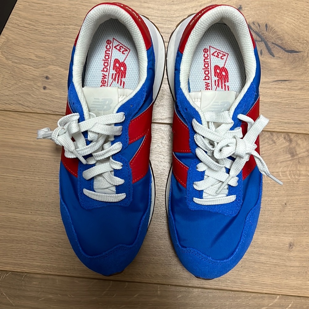 New Balance 237